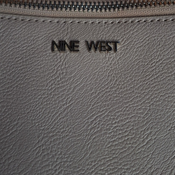 Nine West grey taupe and black crossbody bag - Picture 3 of 9